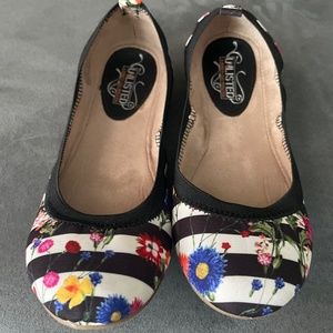 Patterned flats
